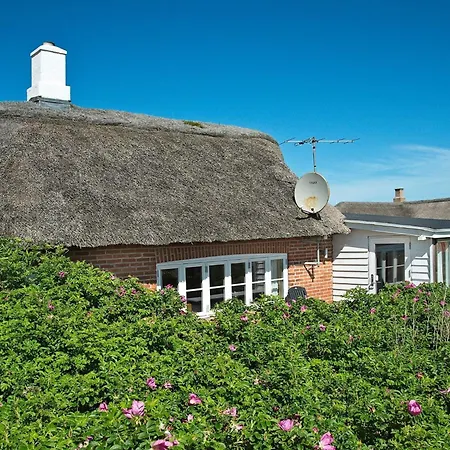 Cozy Dune Retreat Near Sea - By Traum Dom wakacyjny *