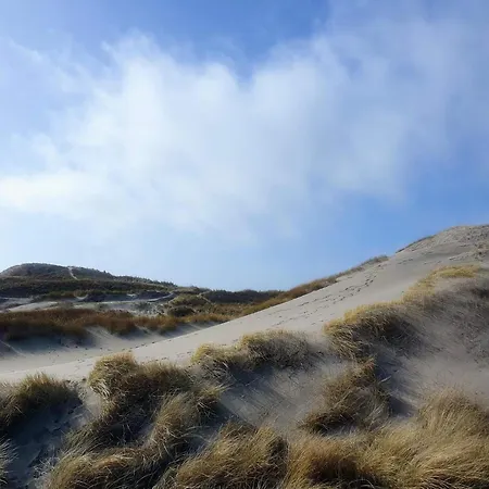 Cozy Dune Retreat Near Sea - By Traum Dom wakacyjny *
